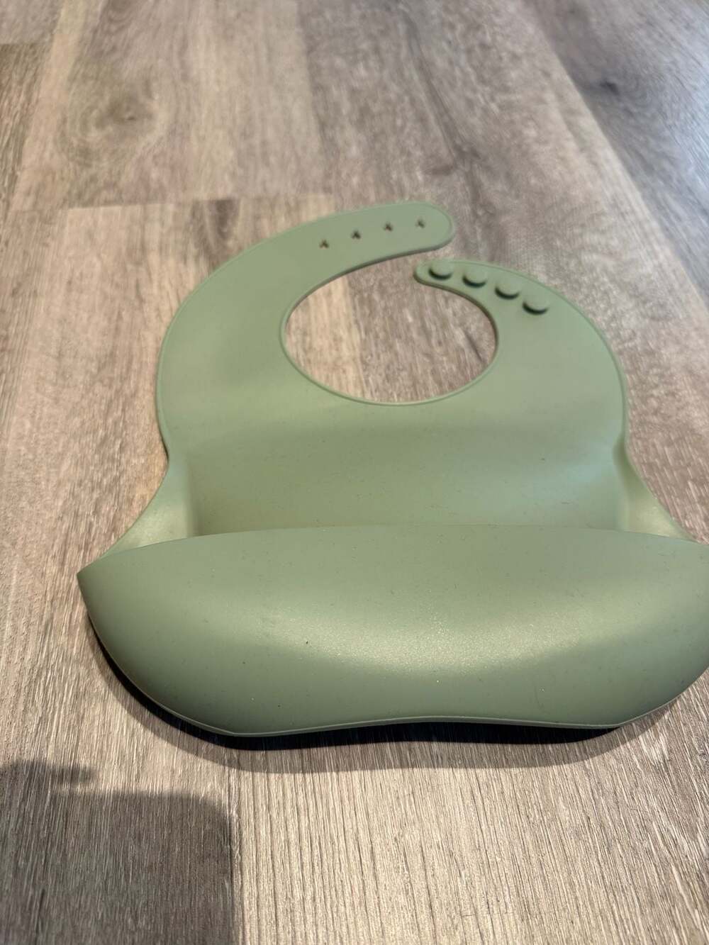 Eascrozn Silicone Baby Bib Sage Green Waterproof Adjustable